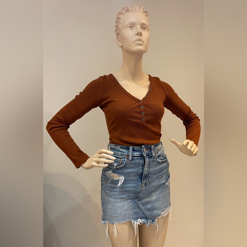 BANANA REPUBLIC | Ribbed Henley Long Sleeve
Stretchy Tight Rust Bodysuit XS - Picture 2 of 15